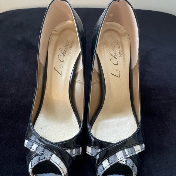 Like a new- good with summer dress or maybe good with jeans! Size 6-6.5 - Picture 3 of 8